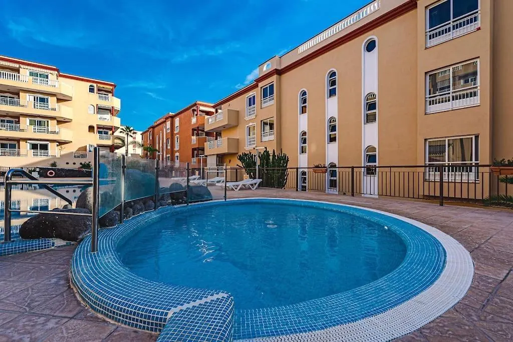 Apartment With Heated Pool In 칼라오살바헤 0*,  스페인