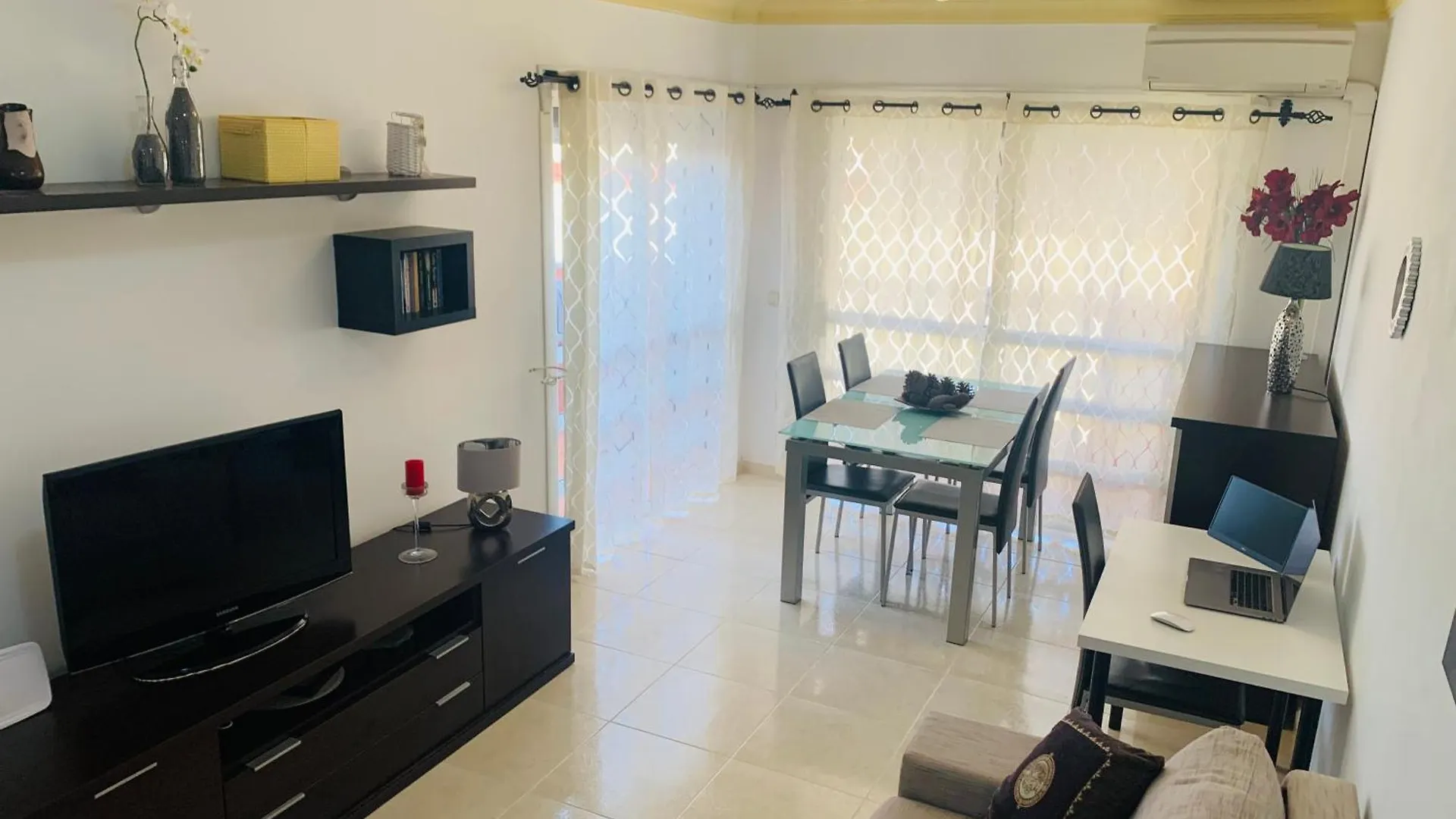 Apartment With Heated Pool In 칼라오살바헤